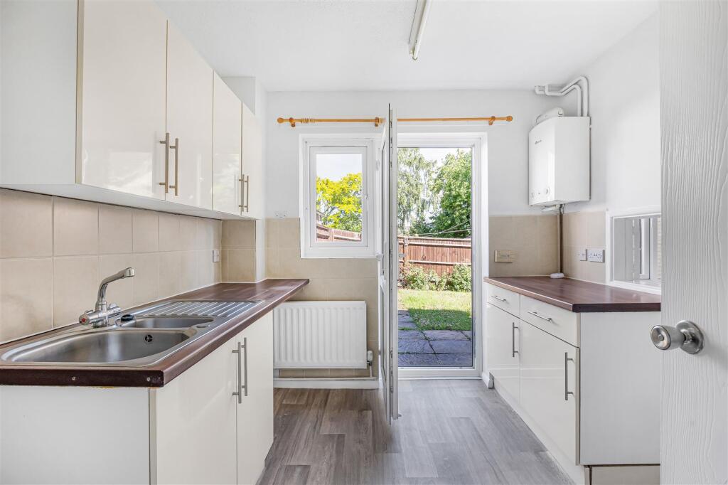Lamorna Crescent, Tilehurst, Reading – pohled 5