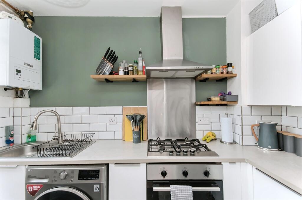 Sorrel Drive, Eastbourne photo 2