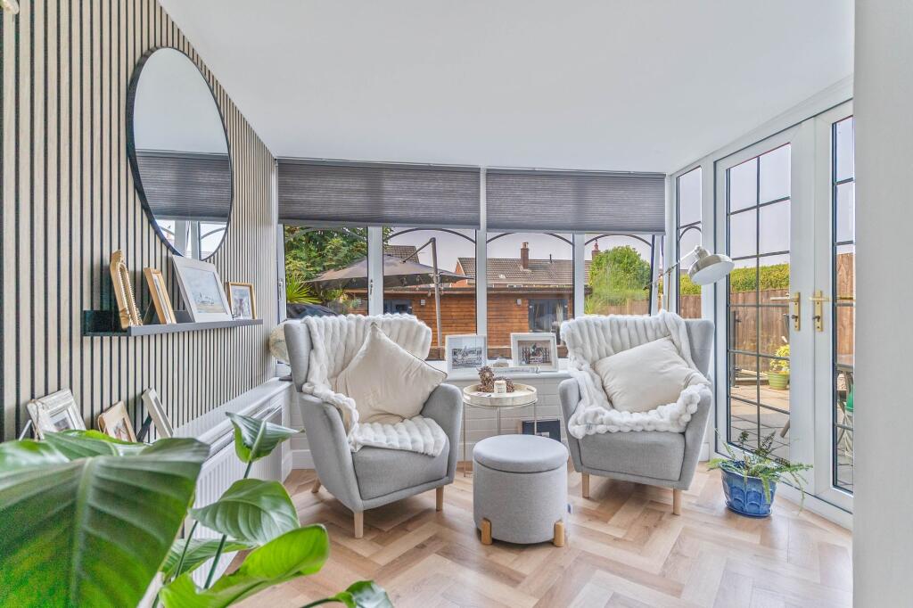 House in Newport - View 4