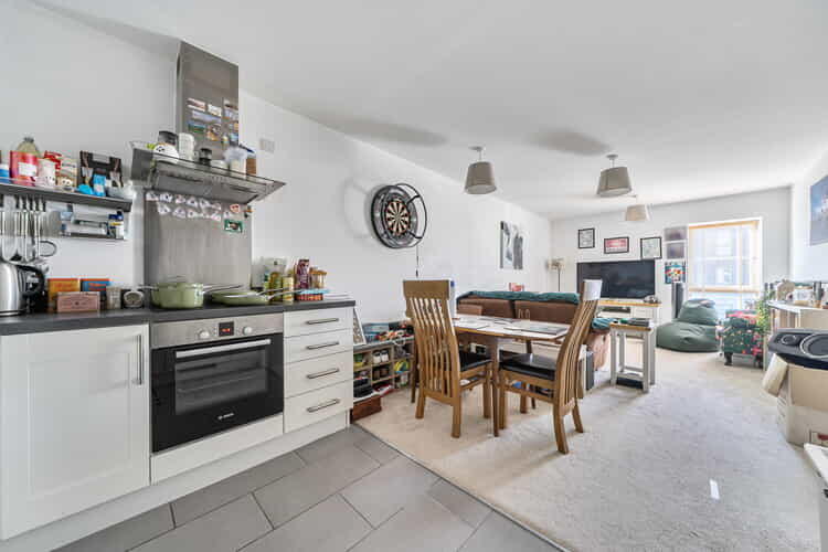 Apartment in Northampton - View 5
