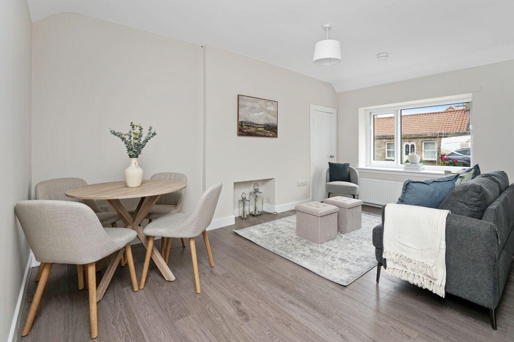 Main image of property: 156 Main Street, Pathhead, EH37 5RE