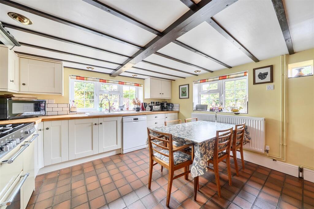 House in Northampton, Bugbrooke - More