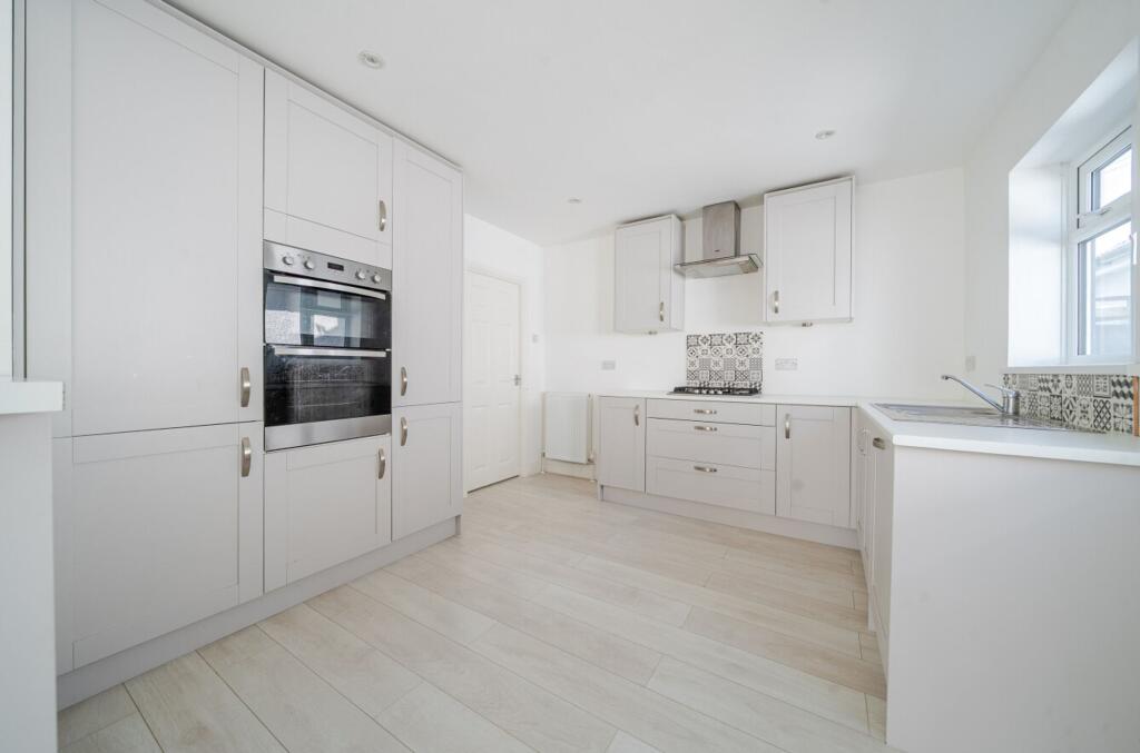 Limmer Lane, Felpham, PO22 photo 2