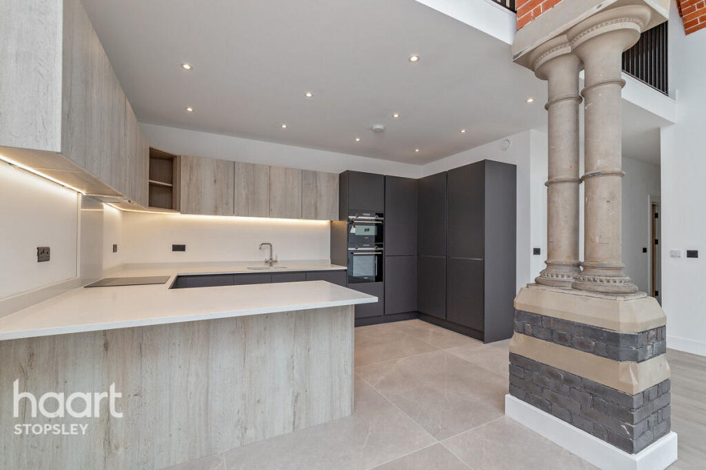 Apartment in Watford - More