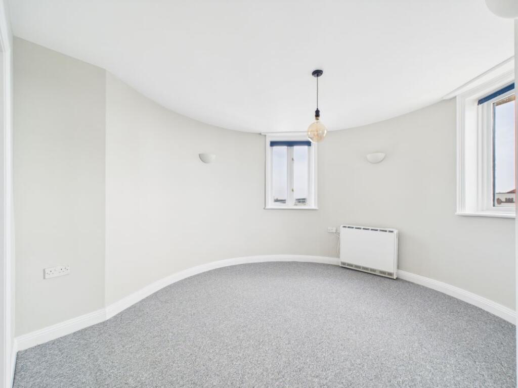Flat 43 Burlington East Mansions, 11 Owls Road, Bournemouth, Dorset, BH5 1AT – pohled 4