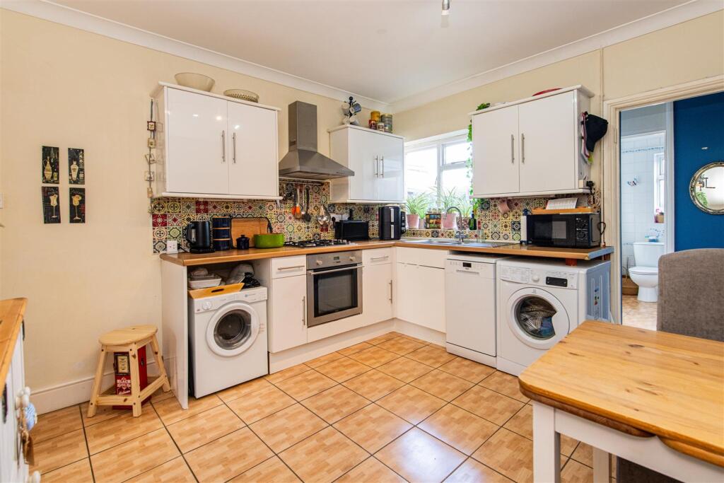 House in Kettering, Avondale - View 5