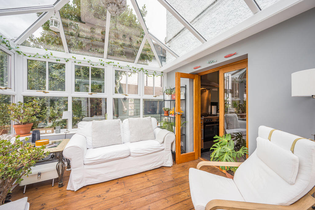 House in Newport, Abergavenny - More