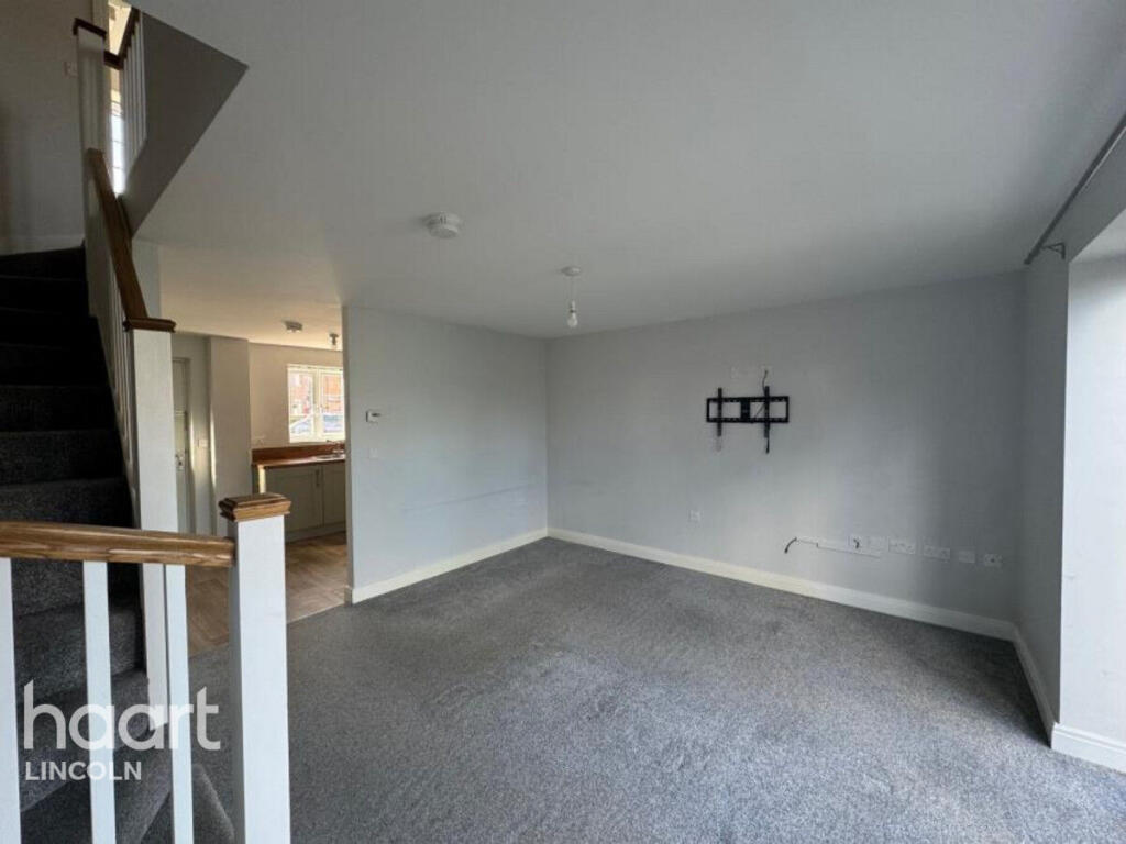 House in Lincoln - View 5