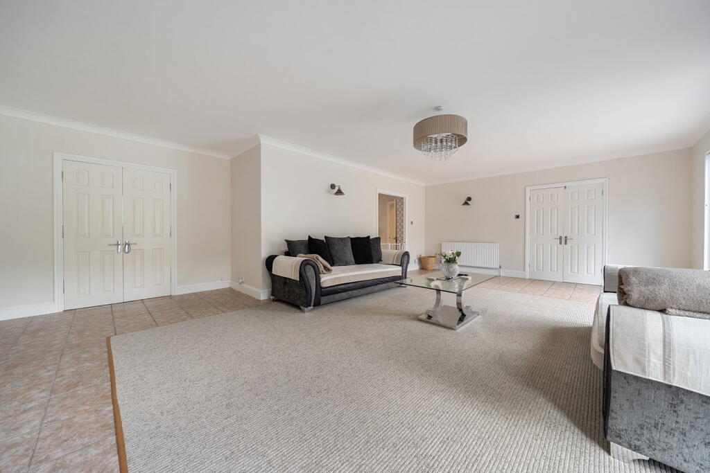 House in Basingstoke and Deane, Basingstoke - More
