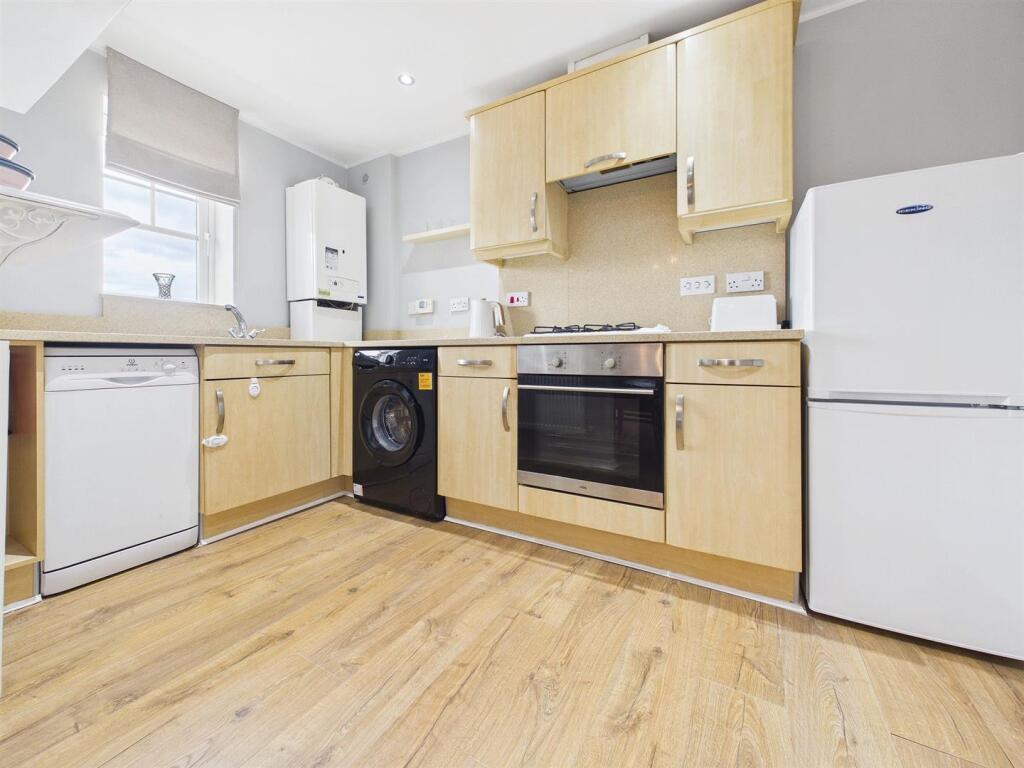 Apartment in Newcastle upon Tyne - View 5