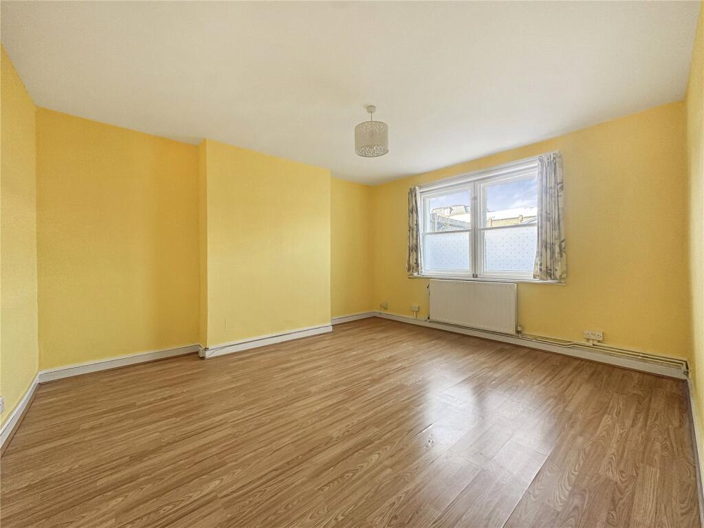 Apartment in London, Strawberry Hill - More
