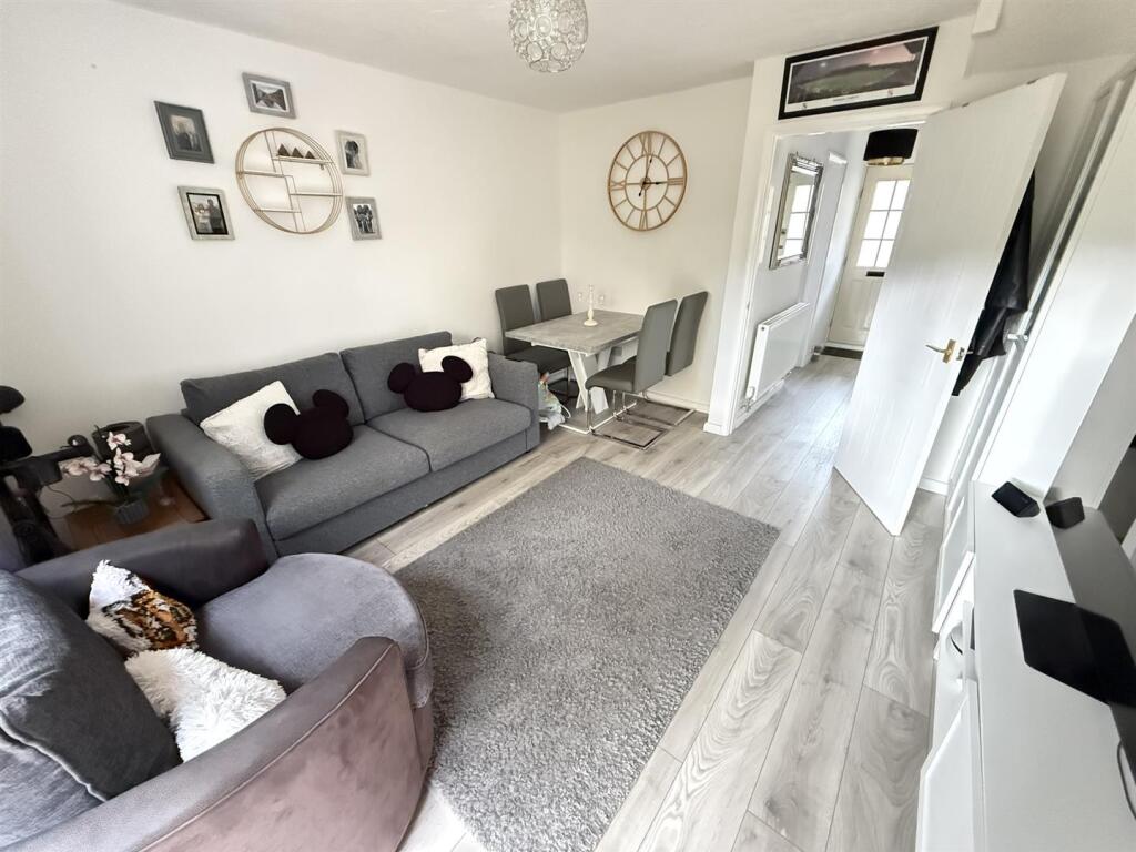 House in Chippenham, Wiltshire - More