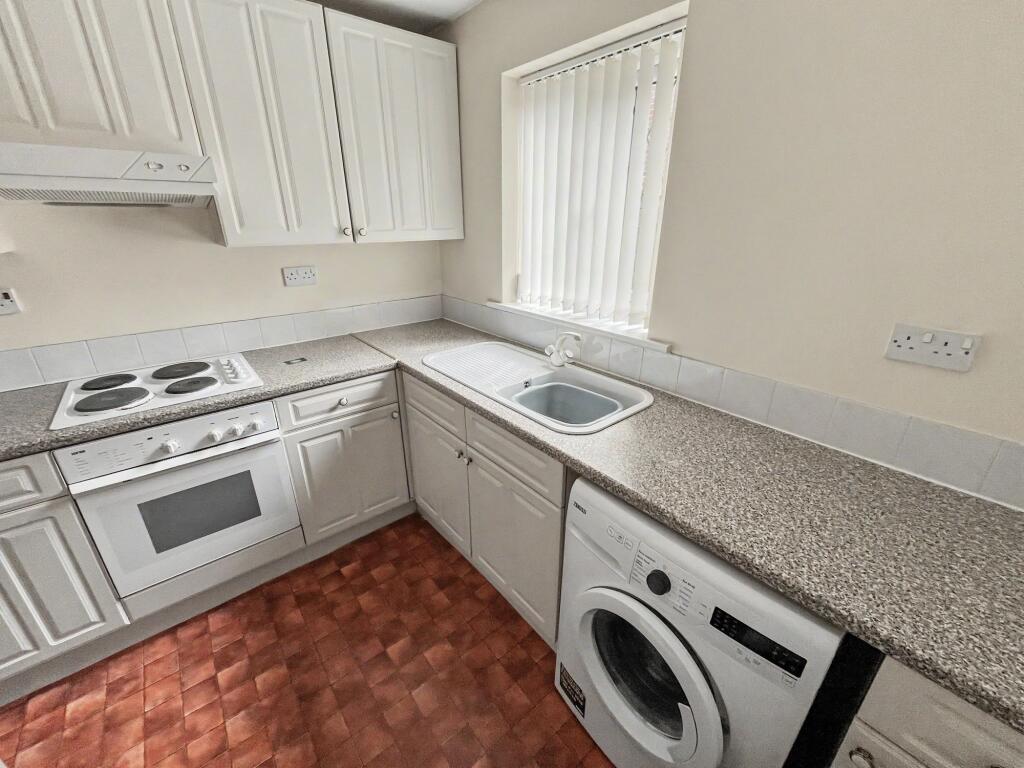 Parr Lane, Bury, BL9 photo 5