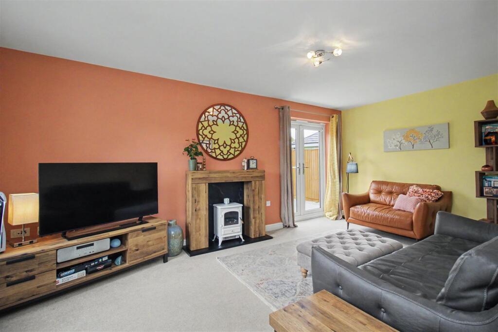 NN14 Cecilia Avenue, Rothwell, Kettering photo 4