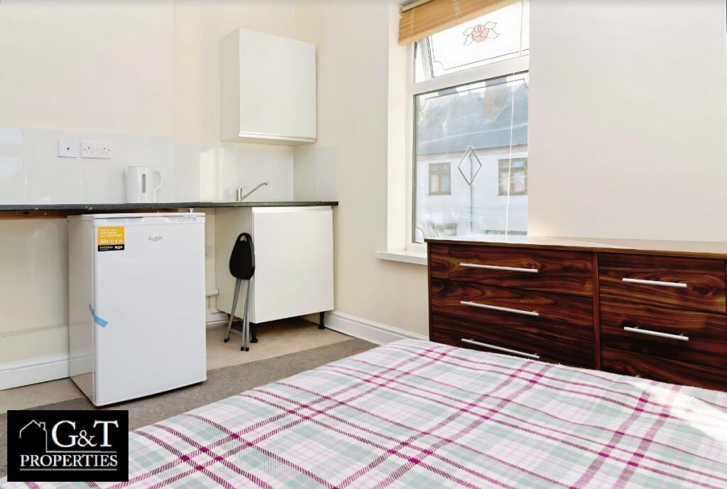 House in Dudley, Shell Corner - View 5