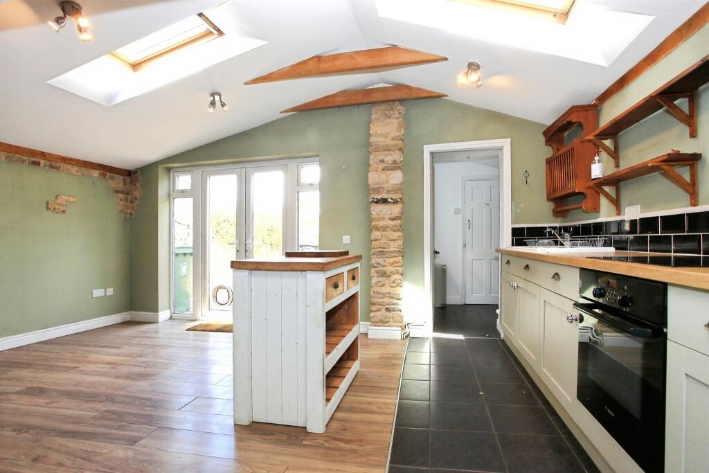 House in South Kesteven, Deeping St. James - More