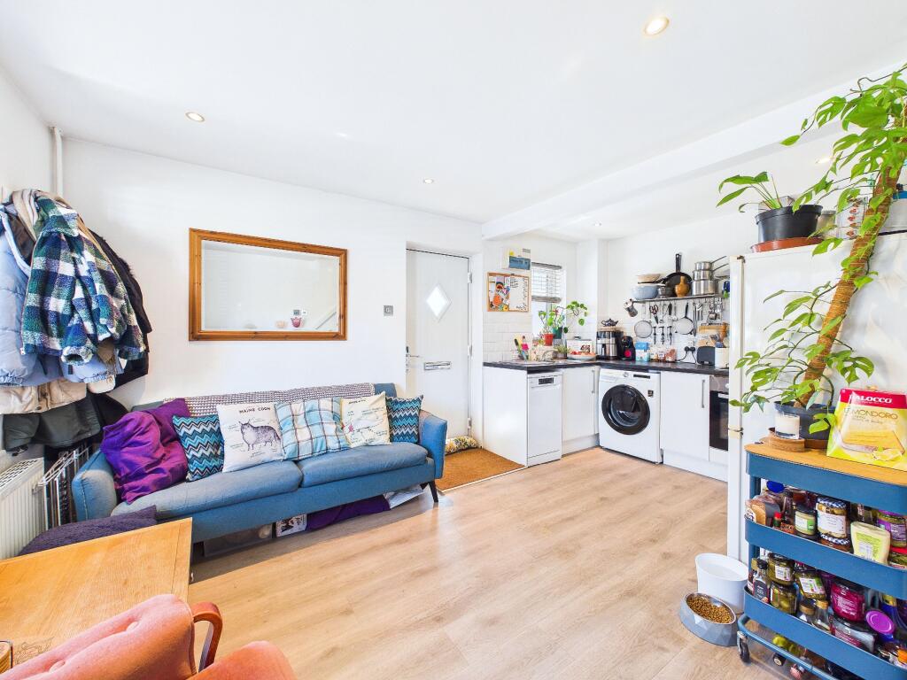 House in Huntingdonshire, Eaton Socon, St Neots - View 3