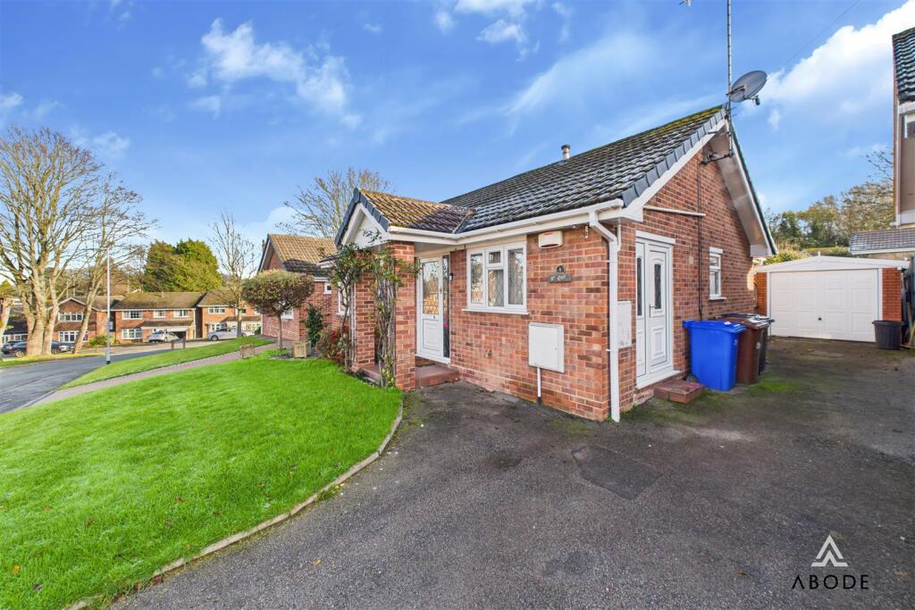 Hillcrest Avenue, Burton-On-Trent photo 2