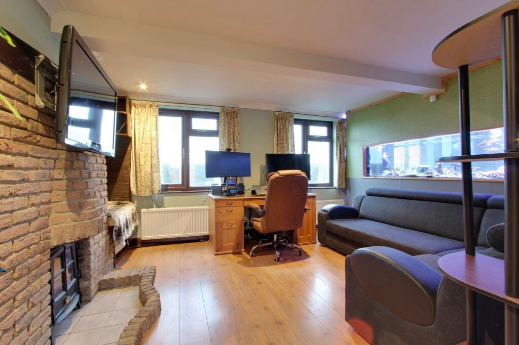 House in Peterborough - View 5