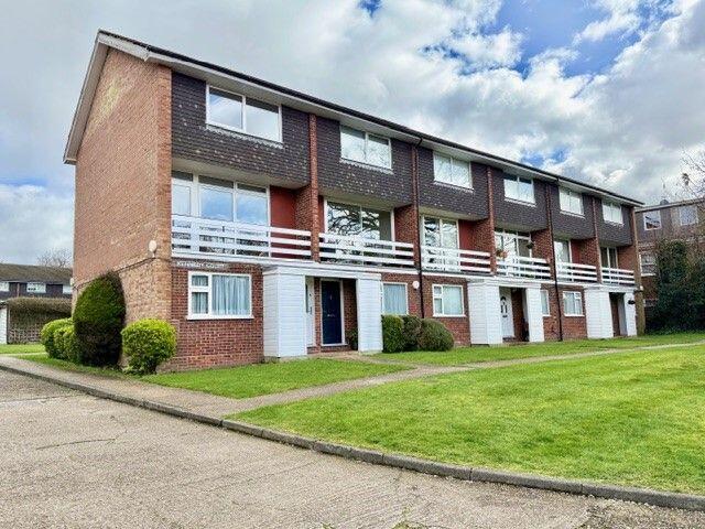 2-bed flat on California Lane, Bushey Heath, WD23, £359,950