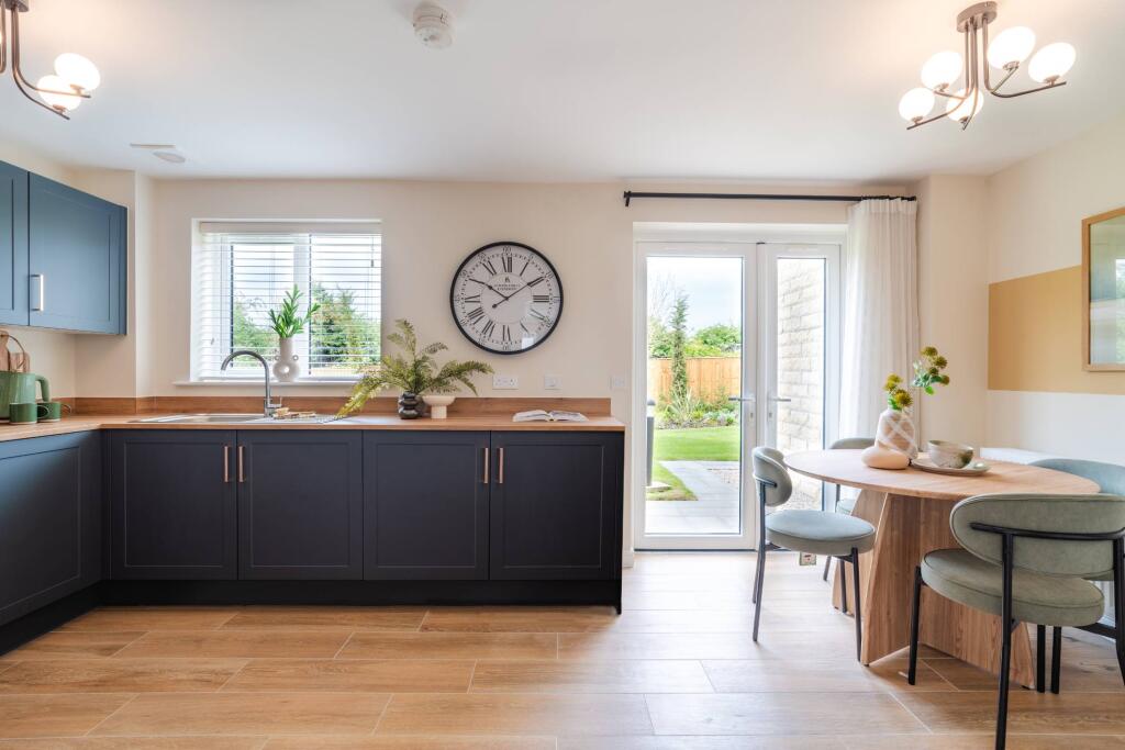 York Gardens,
Gosberton,
Spalding,
PE11 4HT photo 2
