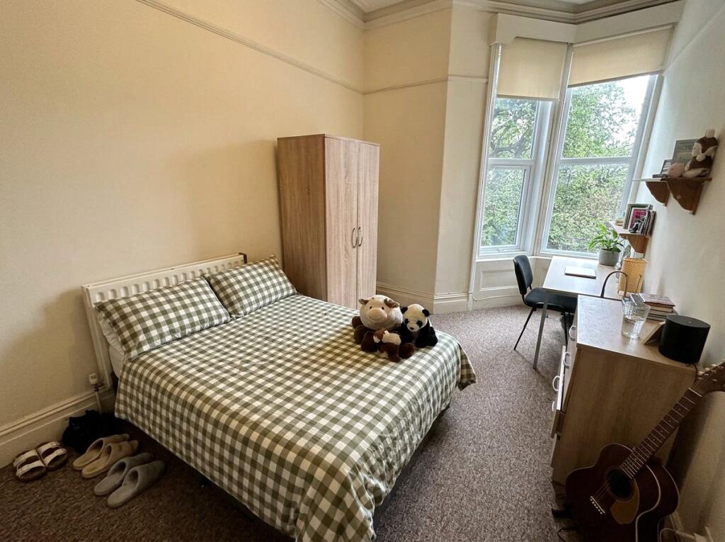 6 bedroom apartment for rent