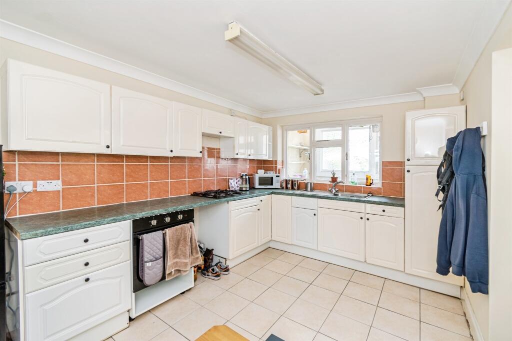House in Southampton, Western Docks, Regents Park - View 5