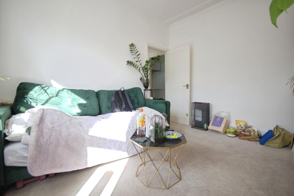Apartment in Twickenham - More