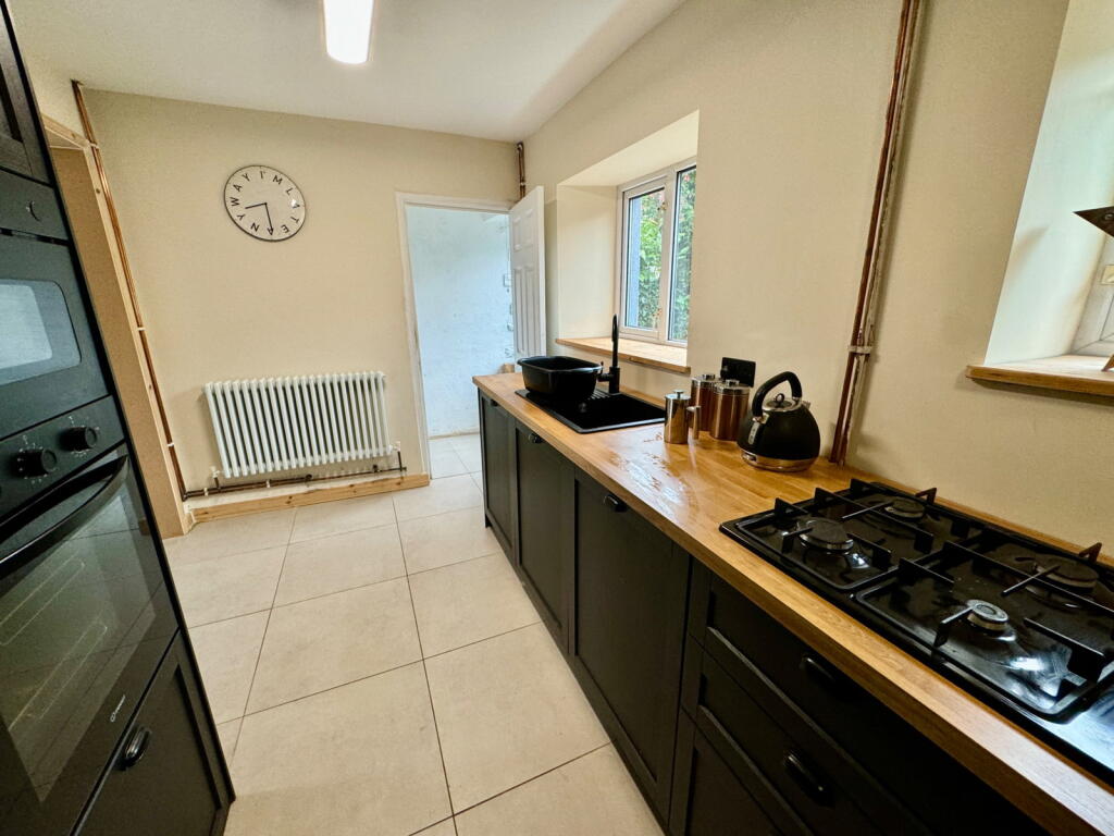 House in Newport - View 4