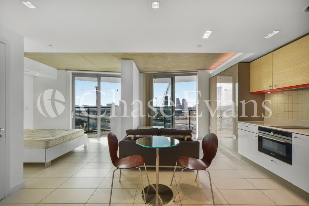 Apartment in London - View 5