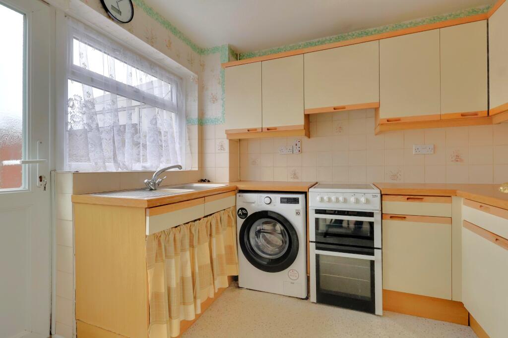Nutwick Road, Denvilles, Havant photo 4