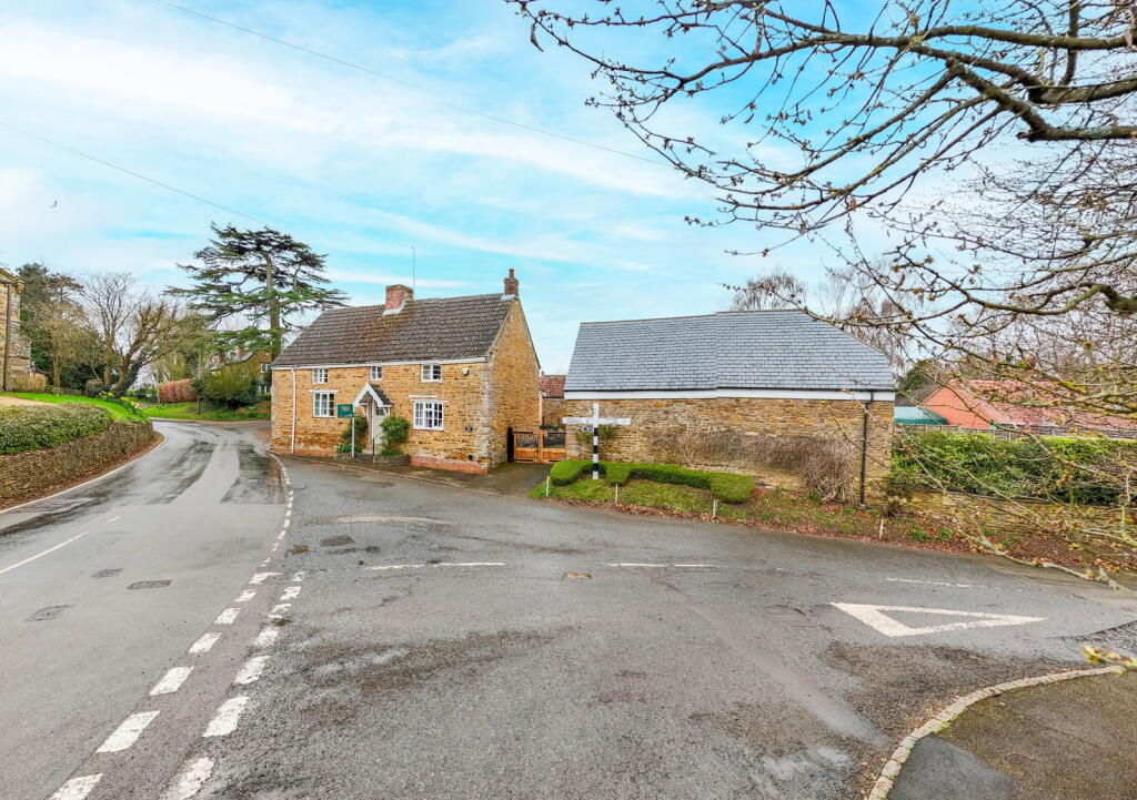 5-bed detached on Main Street, Hannington NN6, £650,000