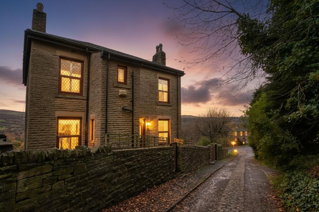 Main image of property: Glent House, Wakefield Road, Heyrod, Stalybridge