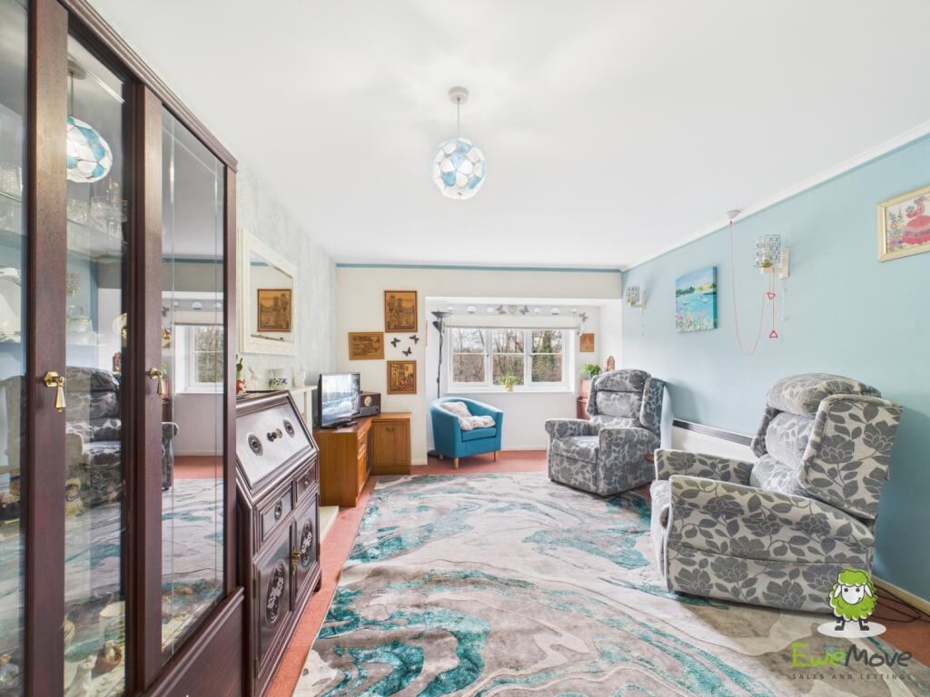 Oakfields, Lychpit, Basingstoke, Hampshire, RG24 photo 2