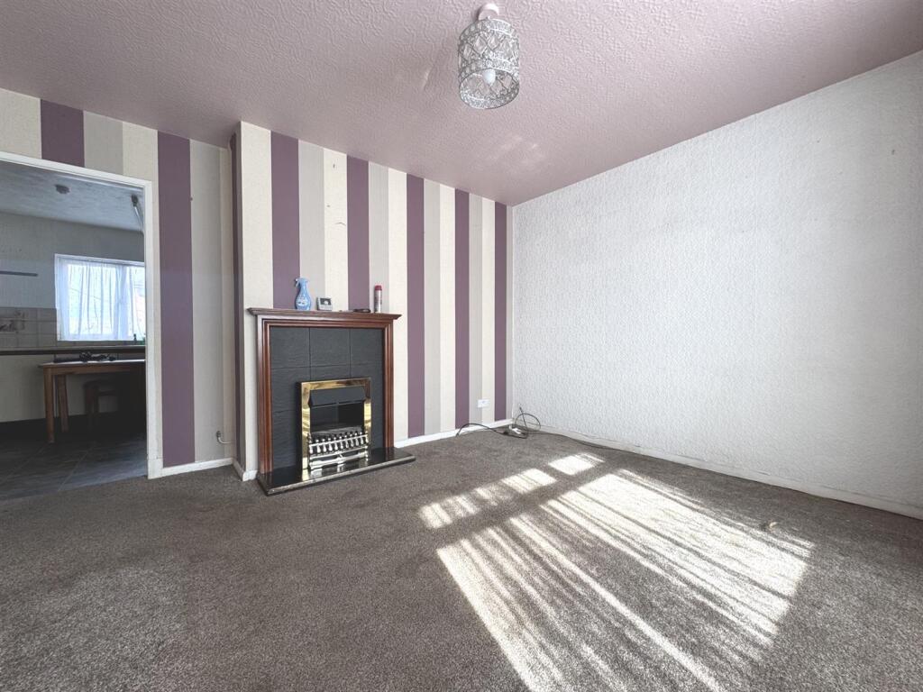 House in Staffordshire Moorlands, Leek - View 2