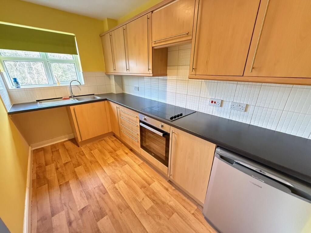 48 Mill Stream Drive, Luddendenfoot, Halifax, HX2 6DE photo 2