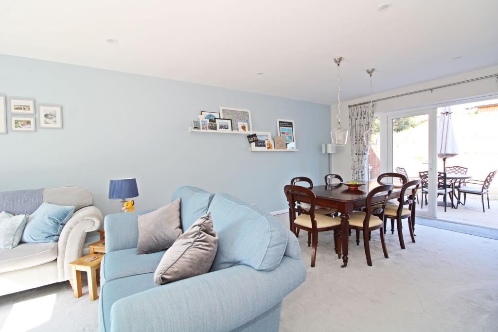 House in London - View 2