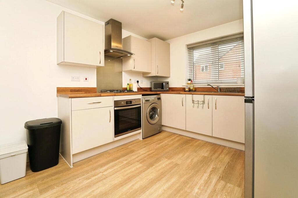 House in Gloucester - View 2