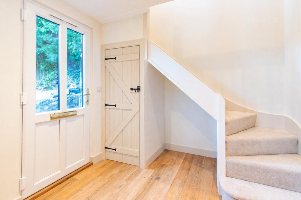 House in Lambourn, Upper Lambourn - More