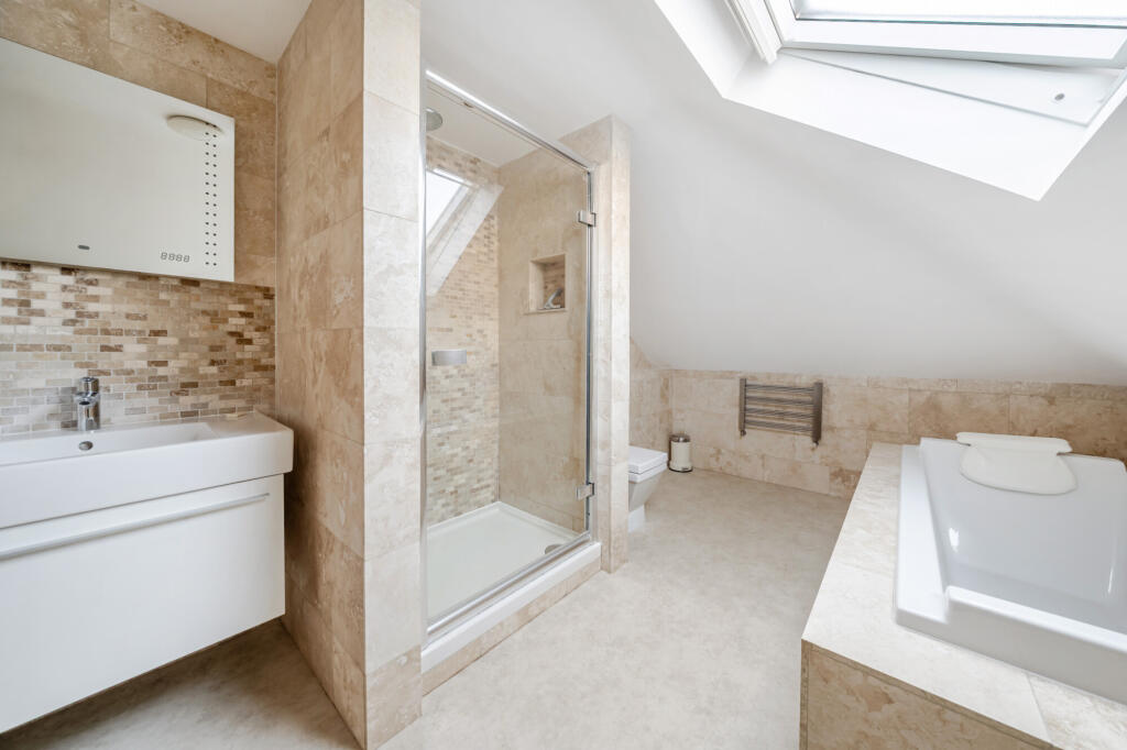 House in Harpenden, Southdown - More