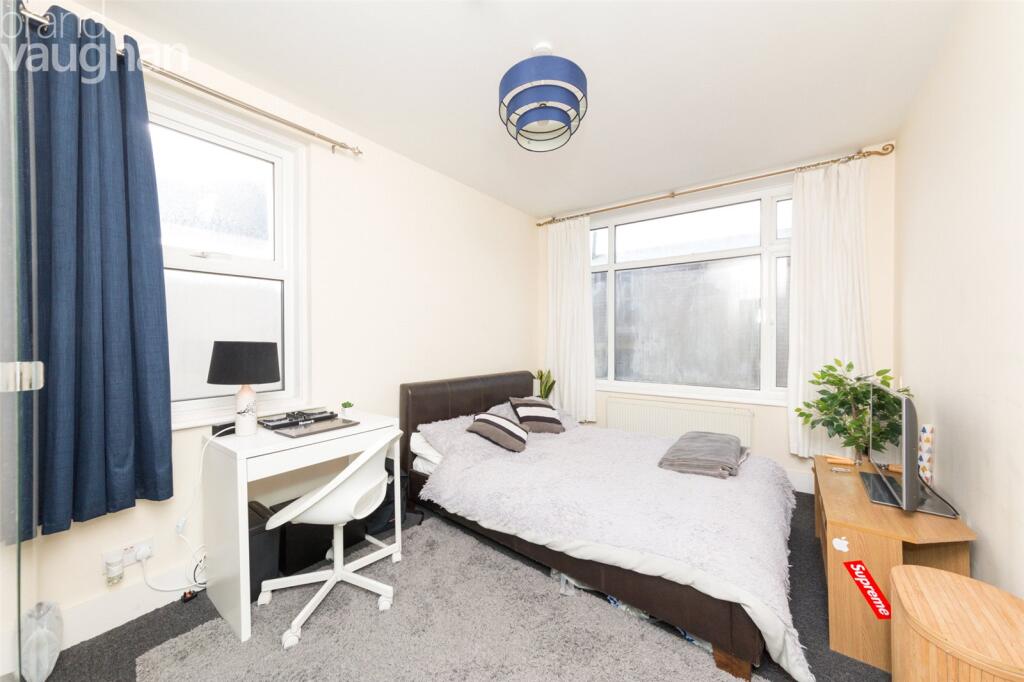 Apartment in Brighton - View 5