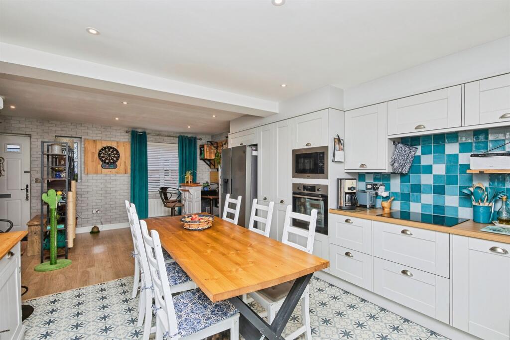 267 Dallow Street photo 3
