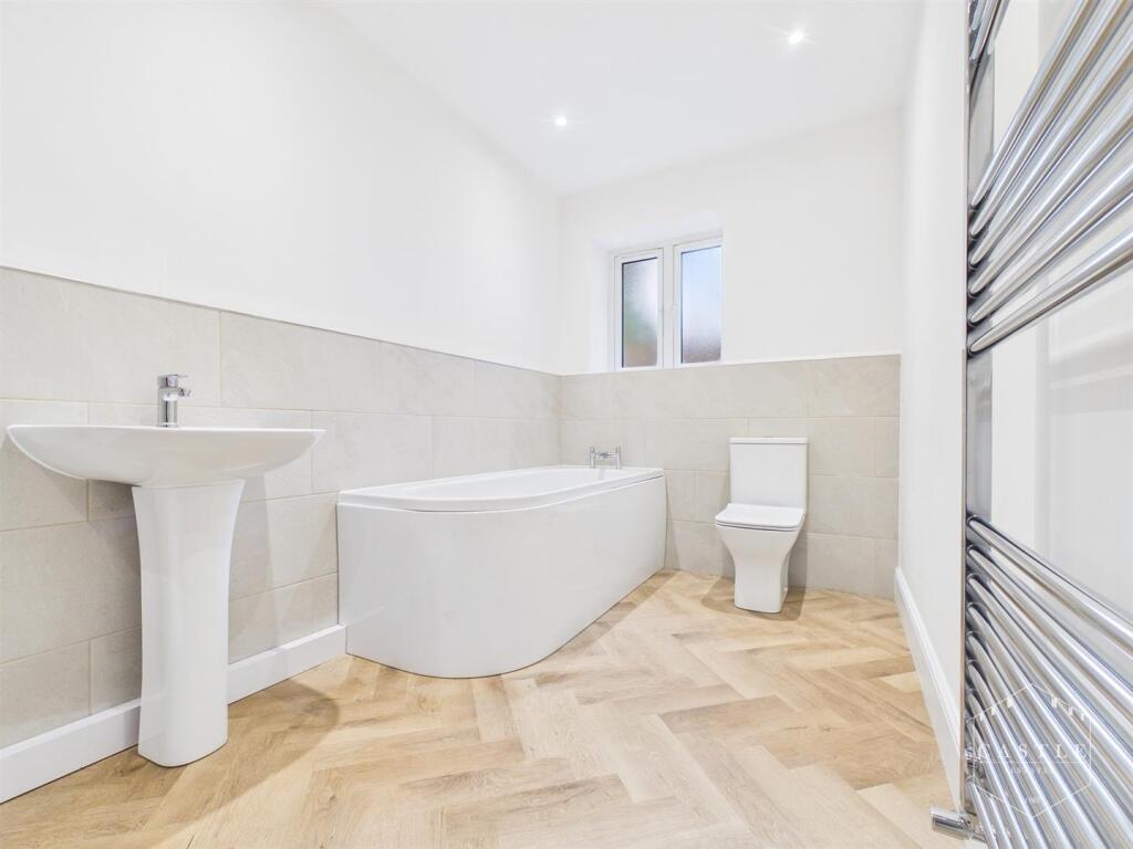 House in Hinckley and Bosworth, Barwell - More
