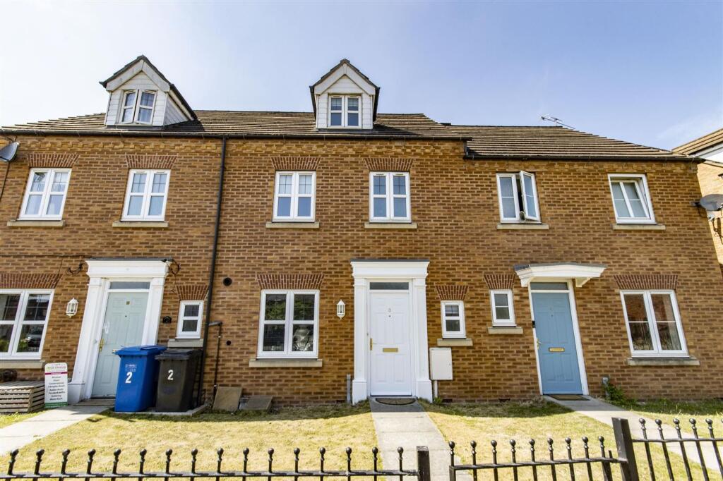 4-bed terraced on Canal Wharf, Chesterfield, S41, £229,950