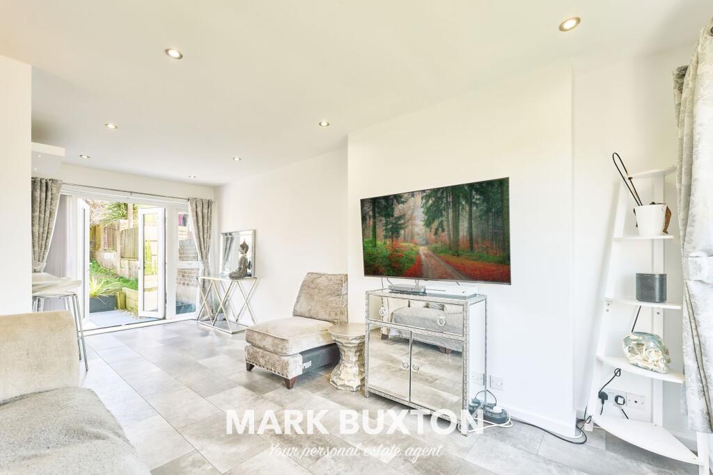House in Stoke-on-Trent, Sideway - More