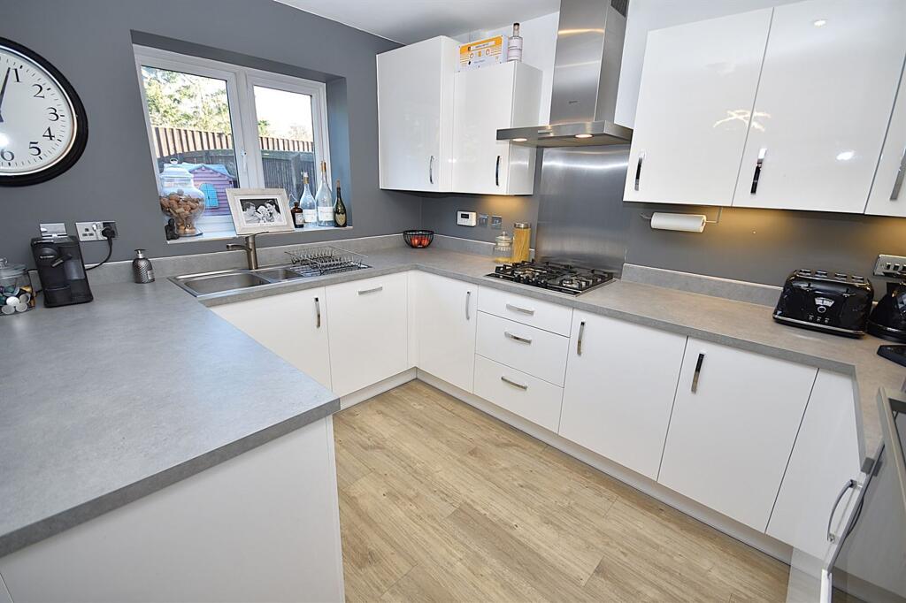 Hetherington Square, Macclesfield, SK10 photo 3