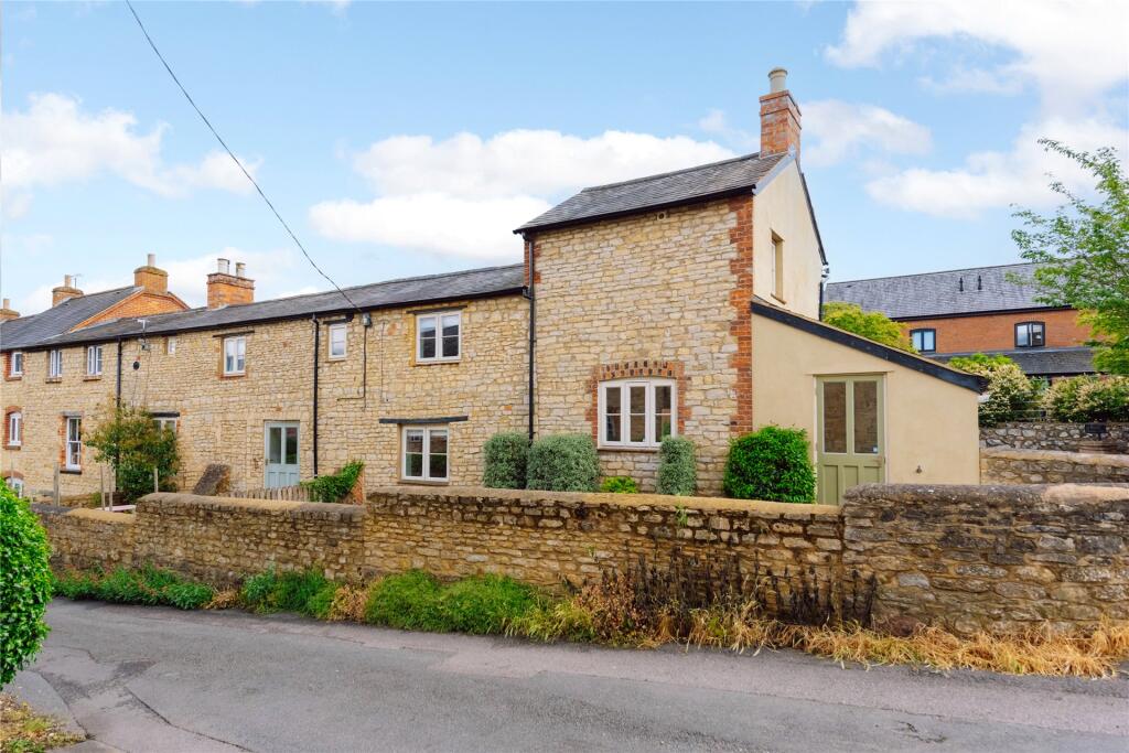 Main image of property: The Stocks, Cosgrove, Milton Keynes, Northamptonshire, MK19