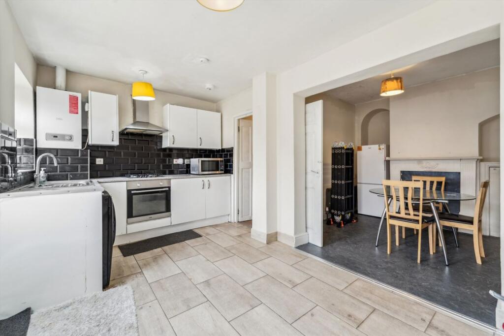 House in Harrow - View 4