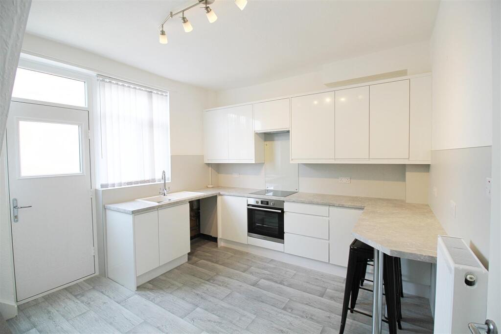 House in Tameside, Greater Manchester - View 4