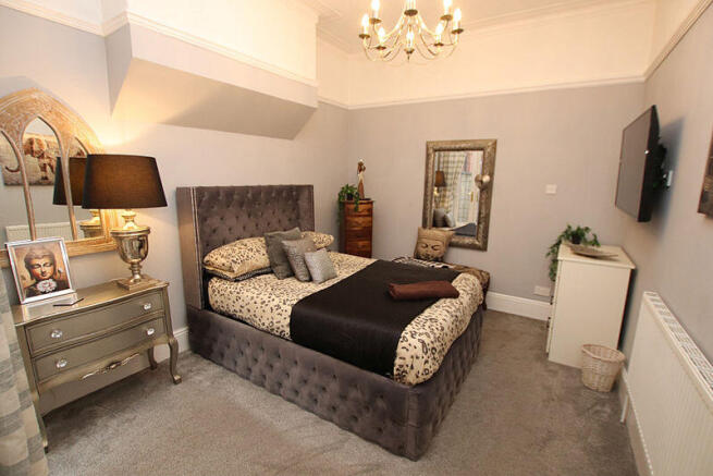 Owners bedroom GF or sitting room